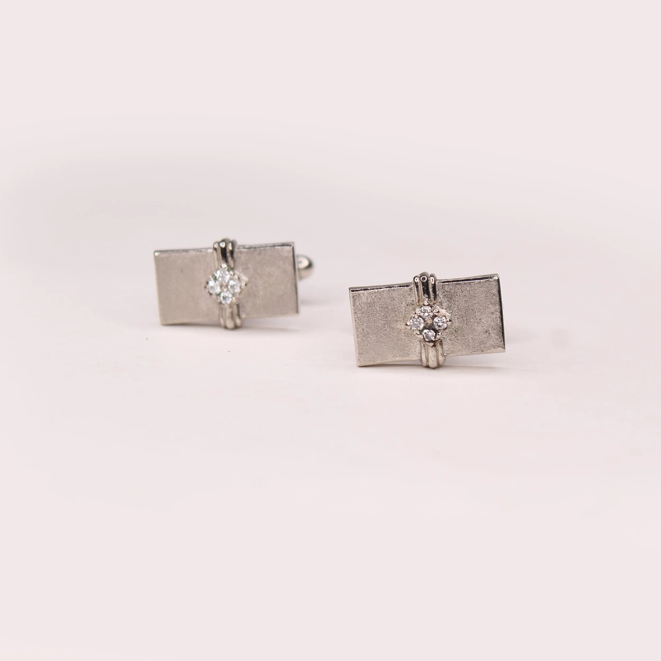 Cufflink in Cubic Zircons