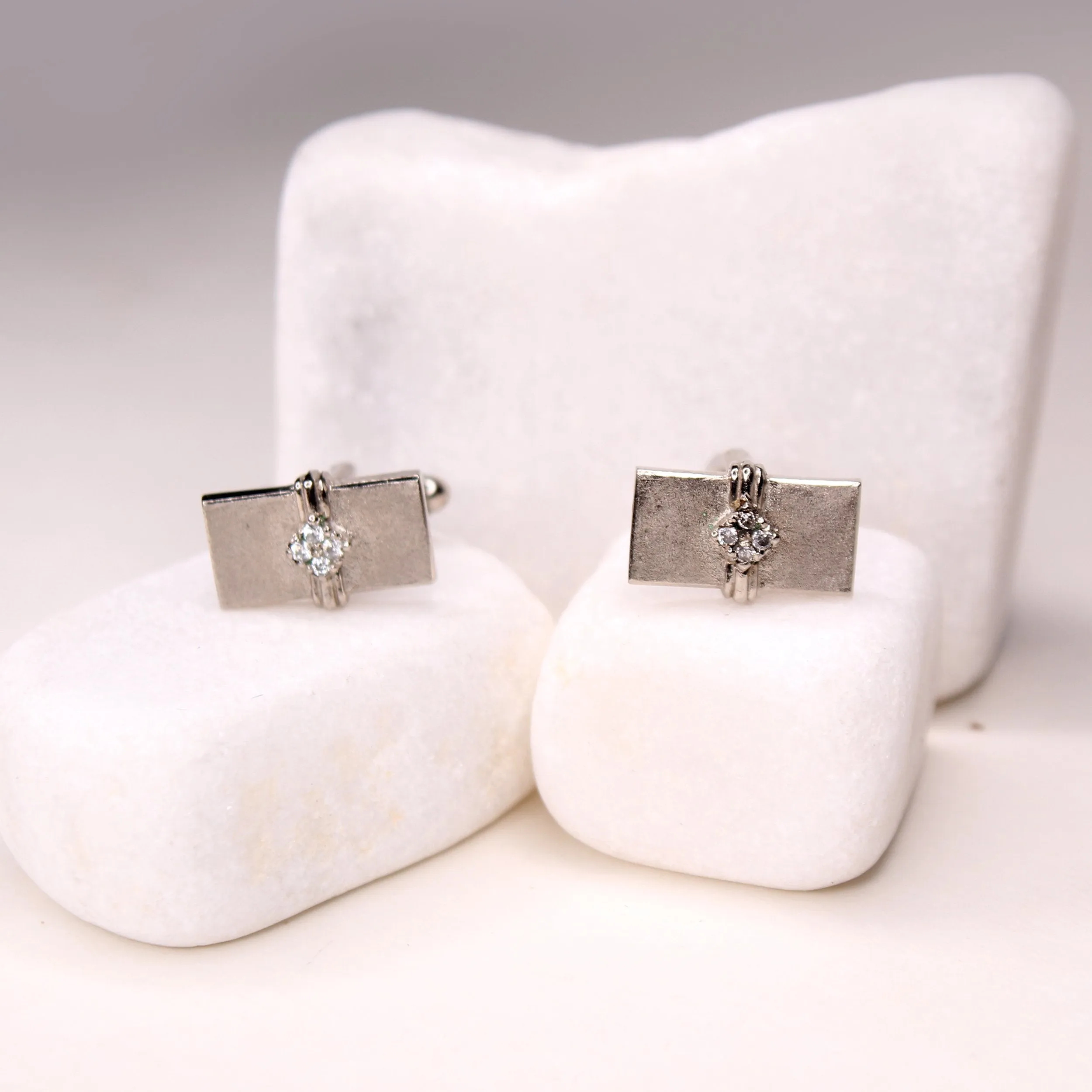 Cufflink in Cubic Zircons