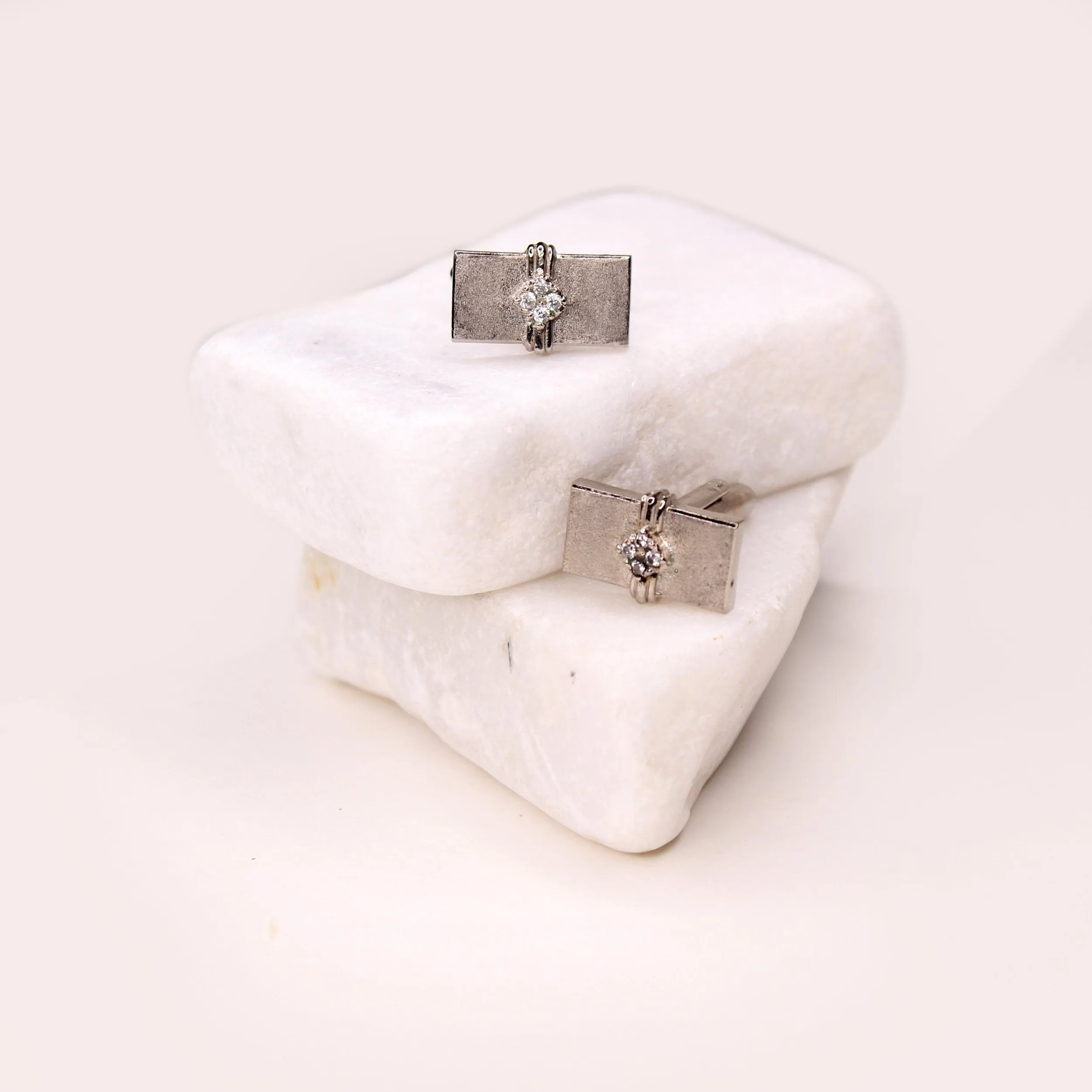 Cufflink in Cubic Zircons