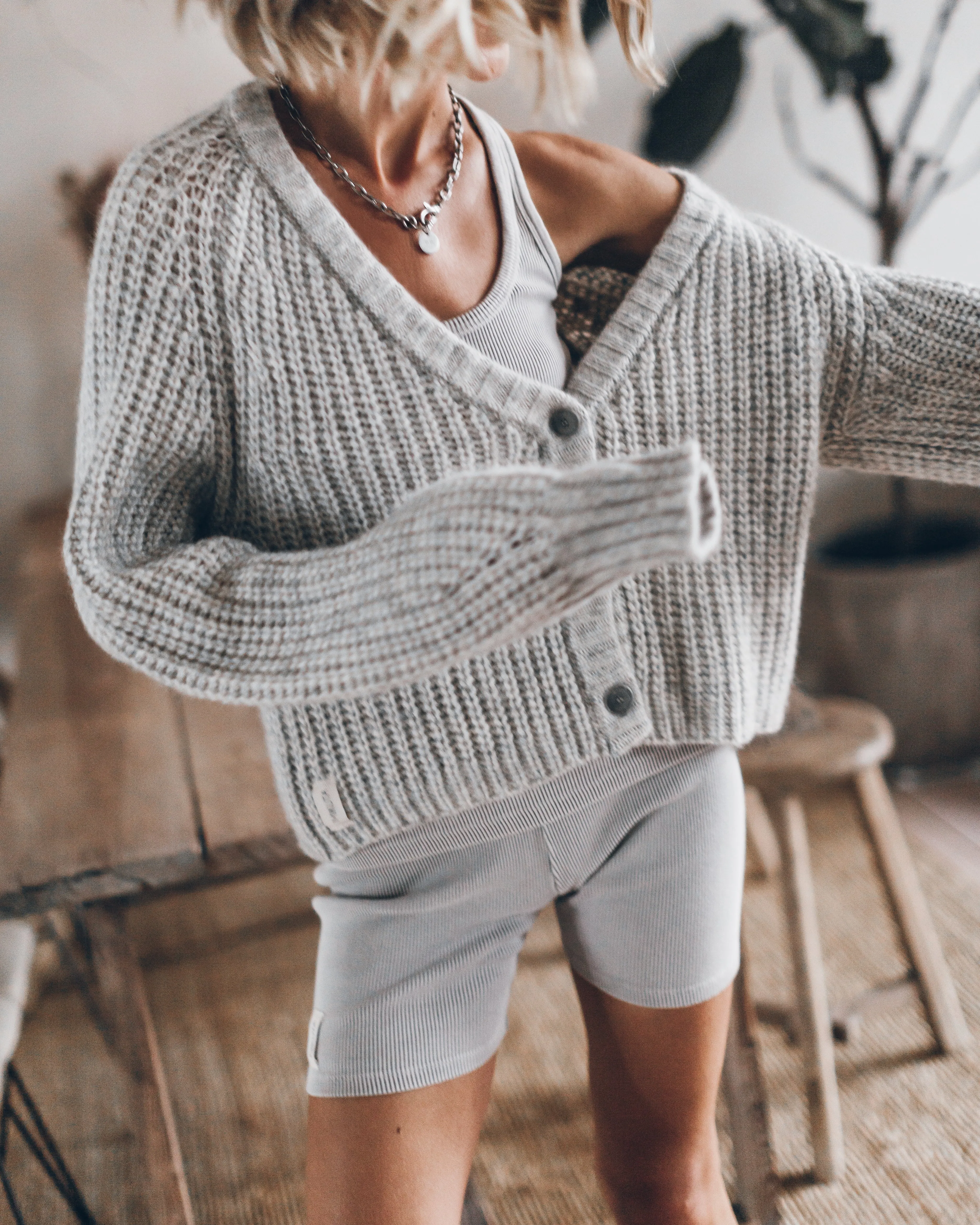 The Light Short Knitted Cardigan